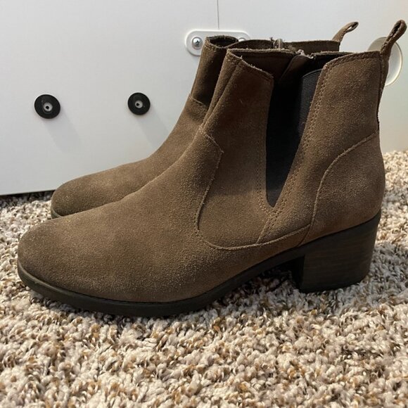 Clarks Booties Women's 8.5 - Picture 2 of 7